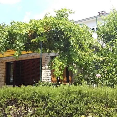 Ruza Gostinjska kuća 3*